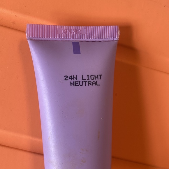 Tarte Foundation - Picture 2 of 3